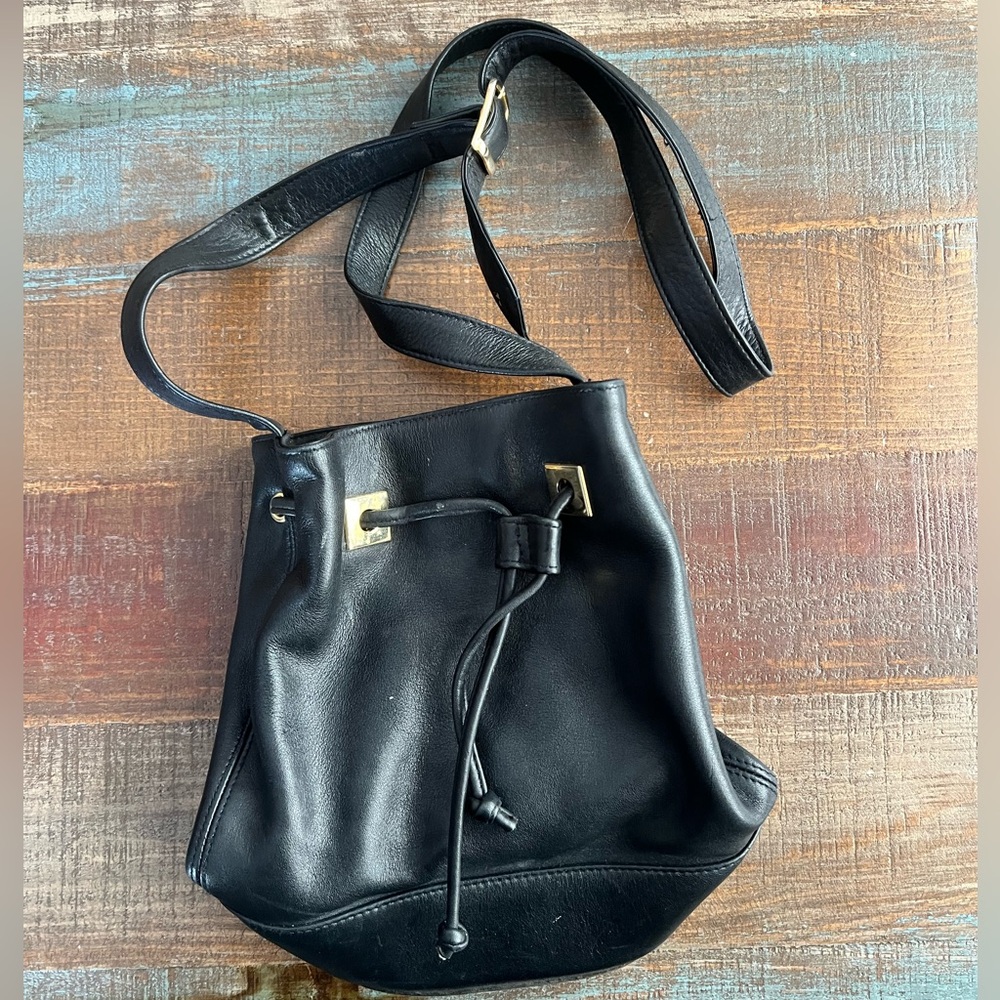 Leather bucket bag EUC